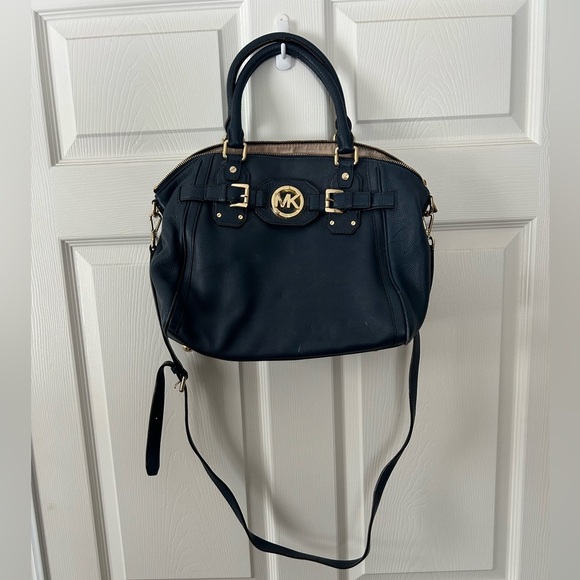 Michale Kors Purse - Picture 1 of 6